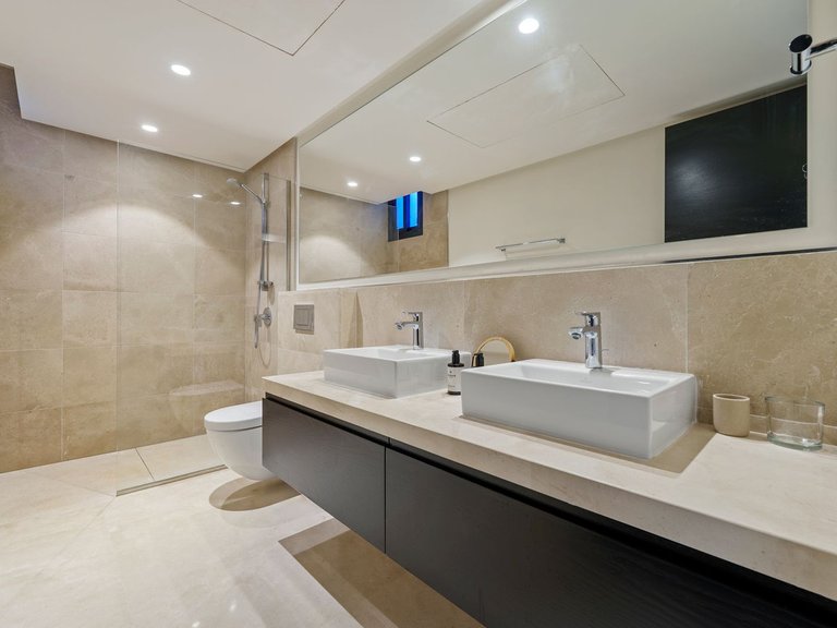 Villa for Sale in Nueva Andalucía, Malaga 16