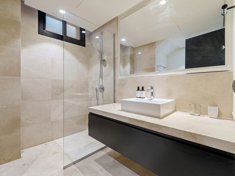 Villa for Sale in Nueva Andalucía, Malaga 18