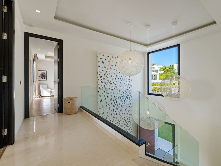 Villa for Sale in Nueva Andalucía, Malaga 22