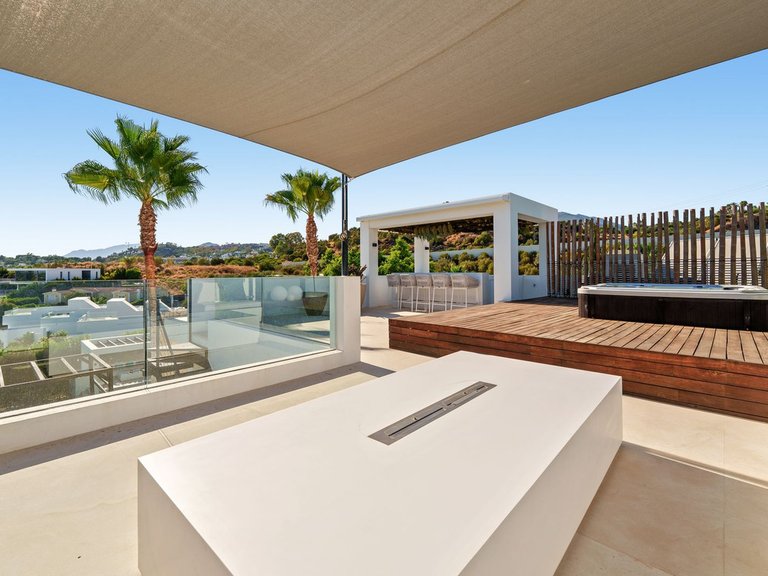 Villa for Sale in Nueva Andalucía, Malaga 33