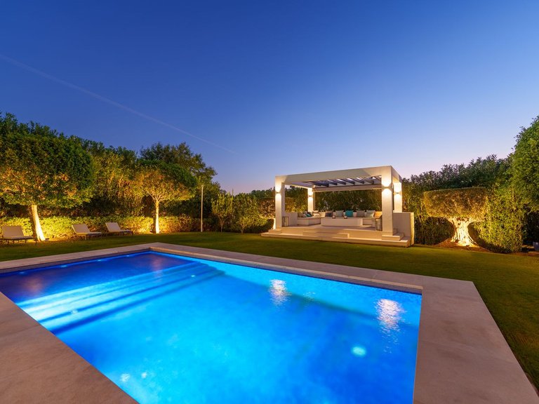 Villa for Sale in Nueva Andalucía, Malaga 49