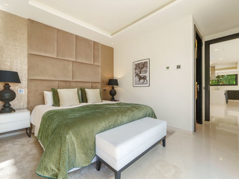 Villa for Sale in Nueva Andalucía, Malaga 8