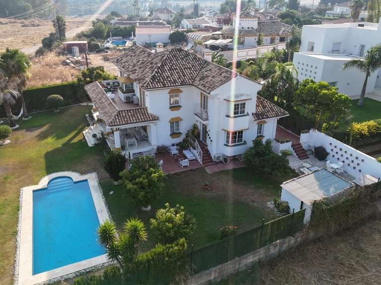 Villa for Sale in Guadalmina Alta, Malaga 32