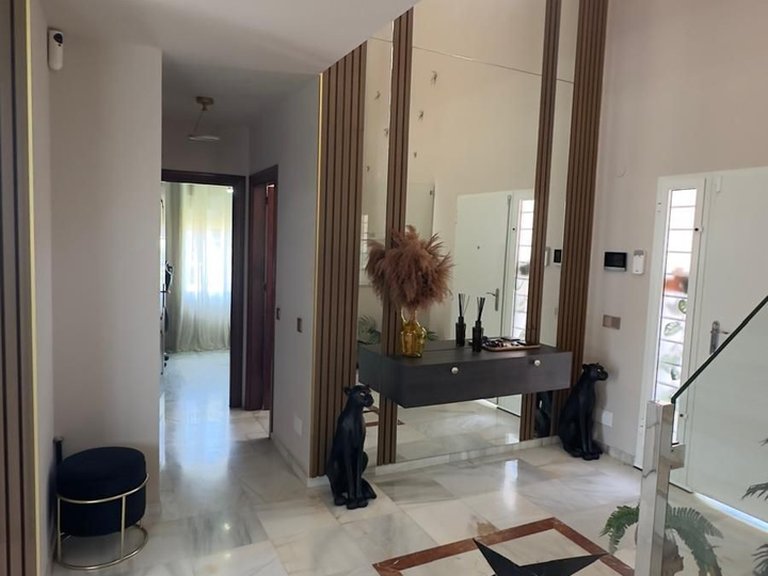 Villa for Sale in Guadalmina Alta, Malaga 36