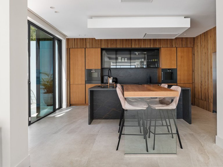 Villa for Sale in Marbella, Malaga 10
