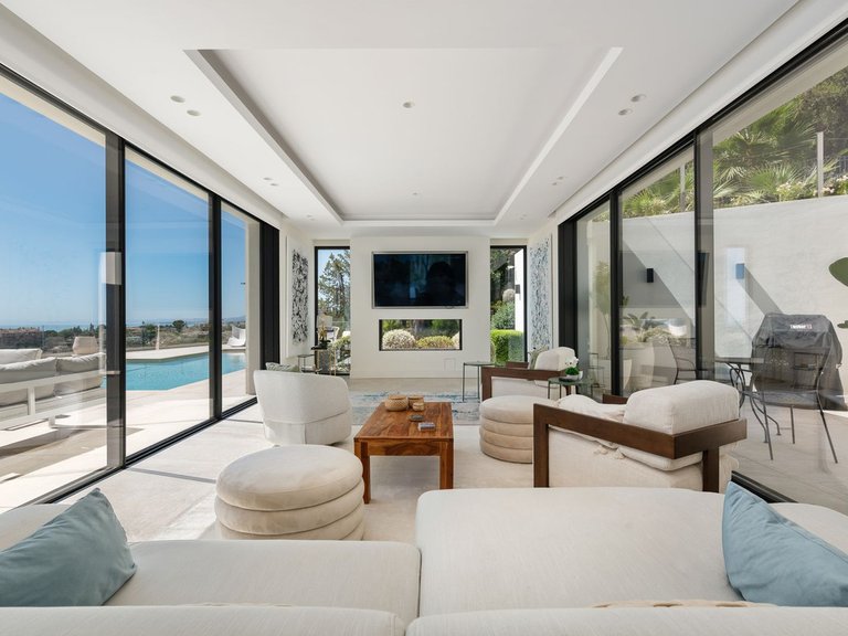 Villa for Sale in Marbella, Malaga 9