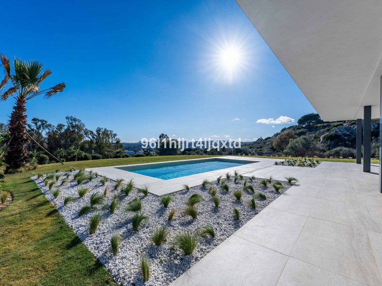 Villa for Sale in Sotogrande, Cadiz 2