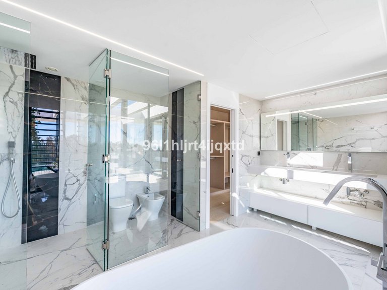 Villa for Sale in Sotogrande, Cadiz 21
