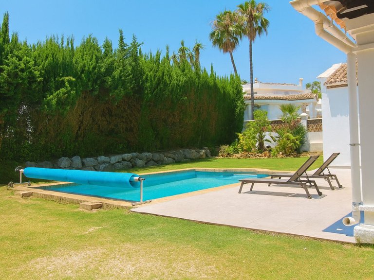 Villa for Sale in El Paraiso, Malaga 23