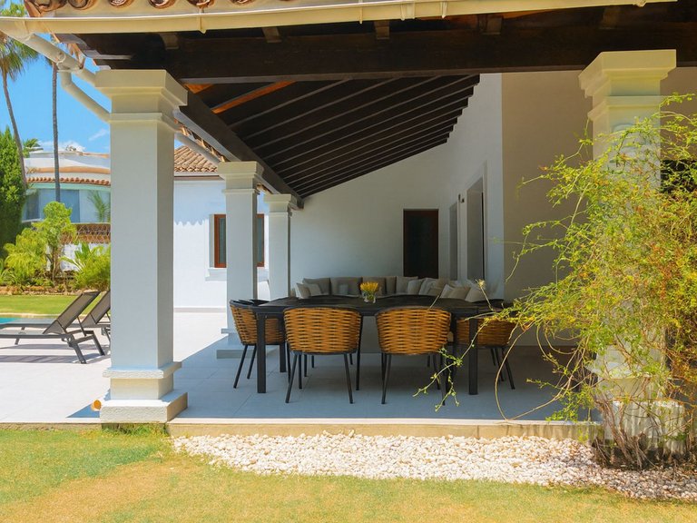 Villa for Sale in El Paraiso, Malaga 24