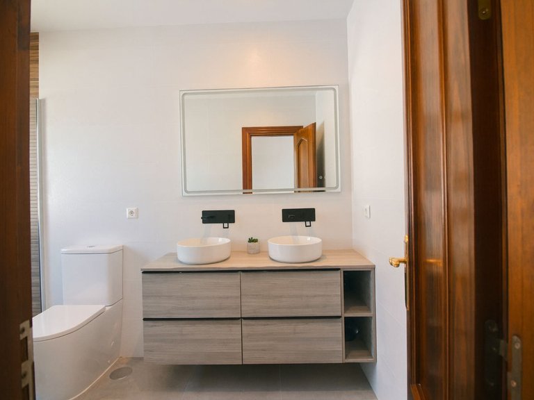 Villa for Sale in El Paraiso, Malaga 3