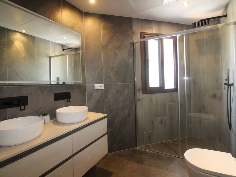 Villa for Sale in El Paraiso, Malaga 5