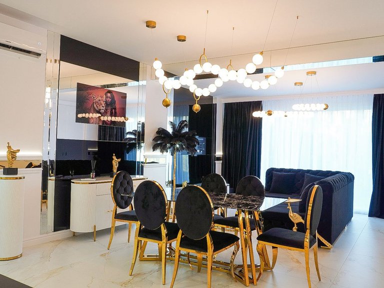 Apartment for Sale in Nueva Andalucía, Malaga 1