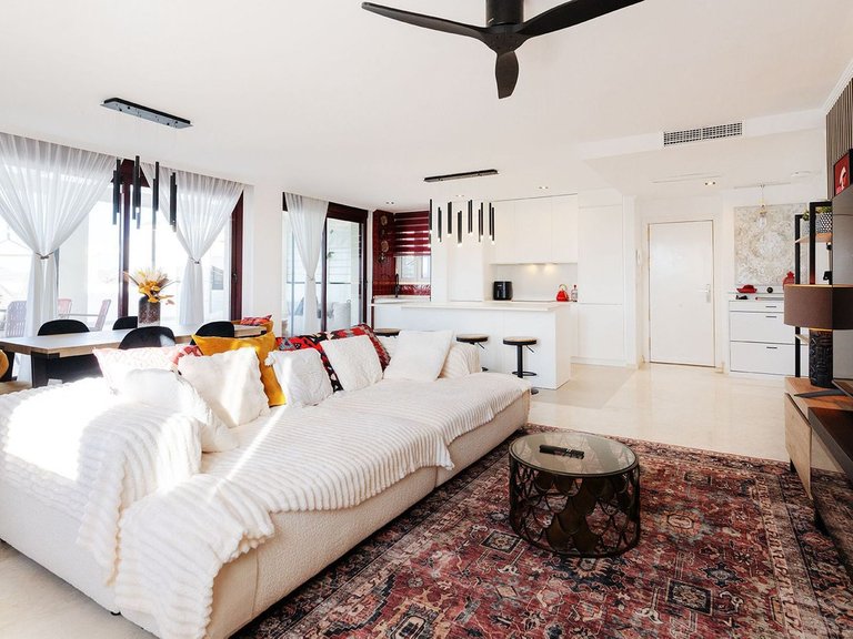 Villa for Sale in La Mairena, Malaga 11