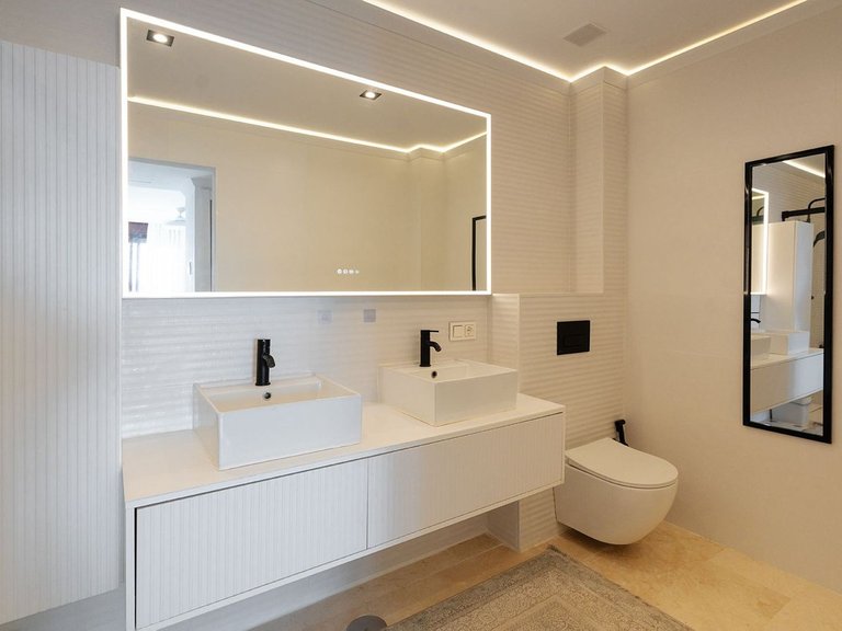 Villa for Sale in La Mairena, Malaga 13