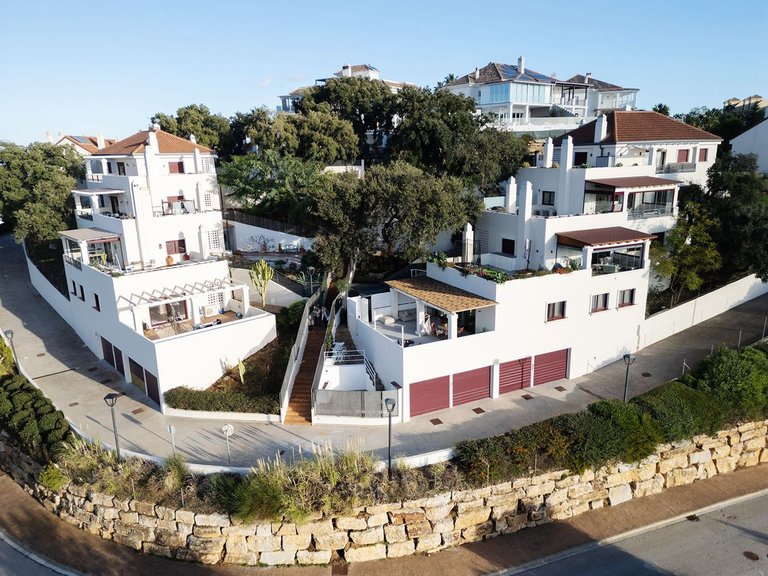 Villa for Sale in La Mairena, Malaga 44