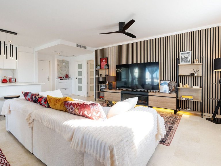 Villa for Sale in La Mairena, Malaga 46