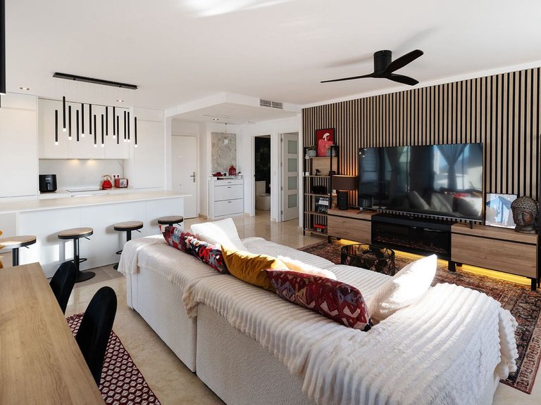 Villa for Sale in La Mairena, Malaga 49