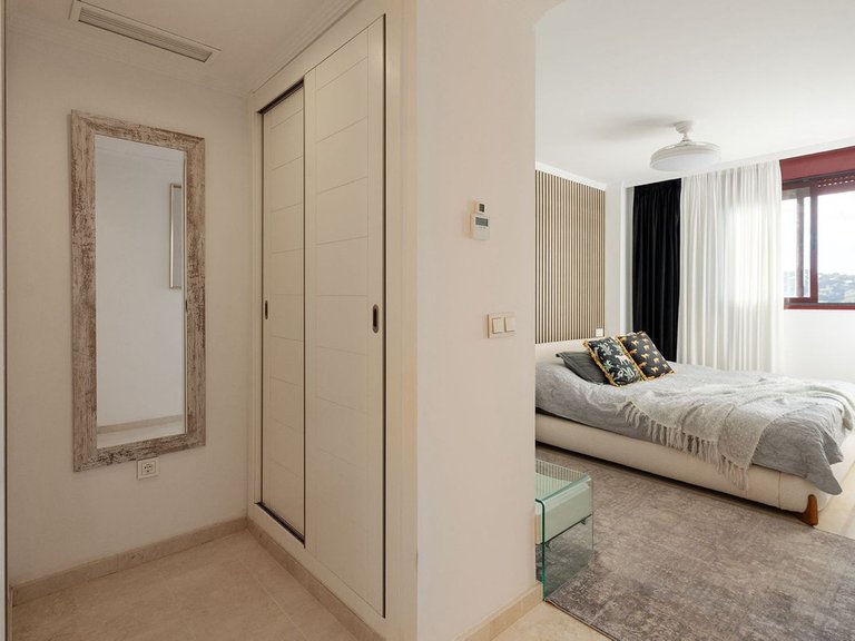 Villa for Sale in La Mairena, Malaga 5