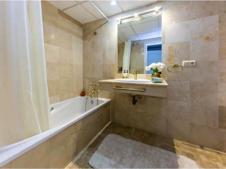 Apartment for Sale in Las Brisas, Malaga 26