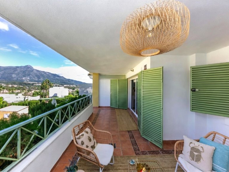 Apartment for Sale in Las Brisas, Malaga 8