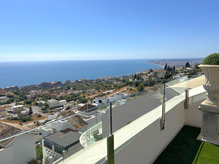 Apartment for Sale in Benalmadena, Malaga 1