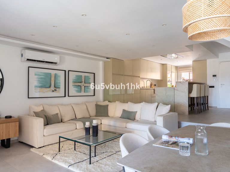 Villa for Sale in Casares, Malaga 10