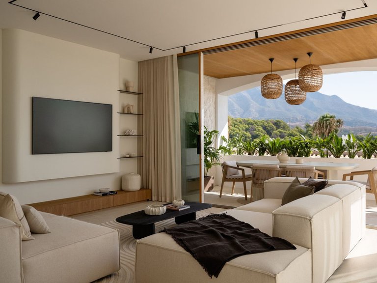 Villa for Sale in Nueva Andalucía, Malaga 1