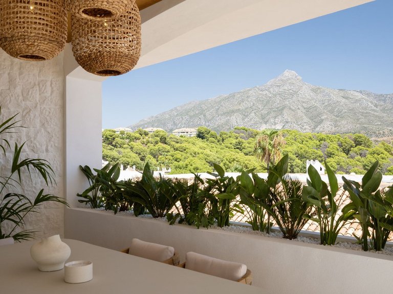 Villa for Sale in Nueva Andalucía, Malaga 10