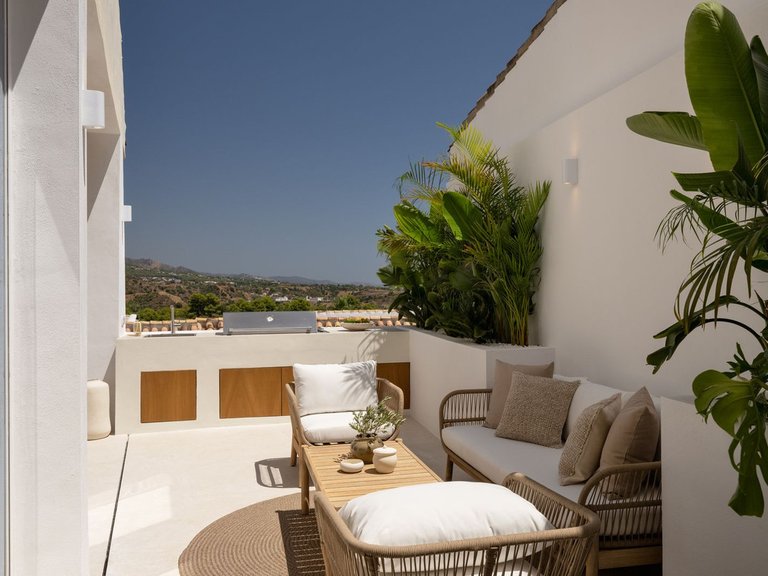 Villa for Sale in Nueva Andalucía, Malaga 12