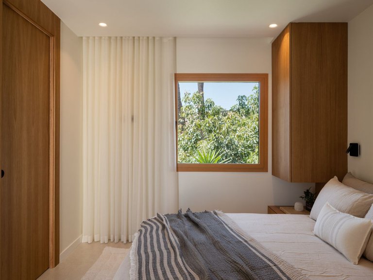 Villa for Sale in Nueva Andalucía, Malaga 28