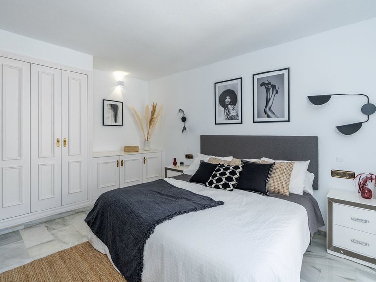 Apartment for Sale in Puerto Banús, Malaga 11