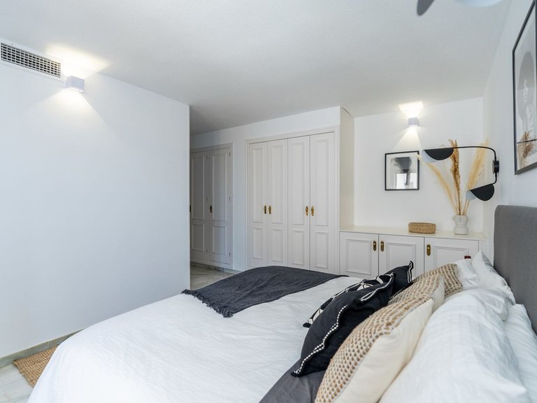 Apartment for Sale in Puerto Banús, Malaga 12