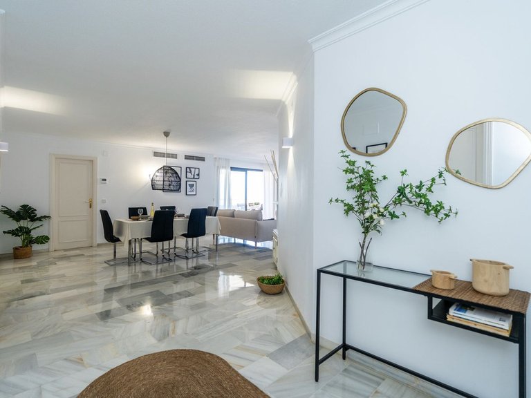 Apartment for Sale in Puerto Banús, Malaga 25