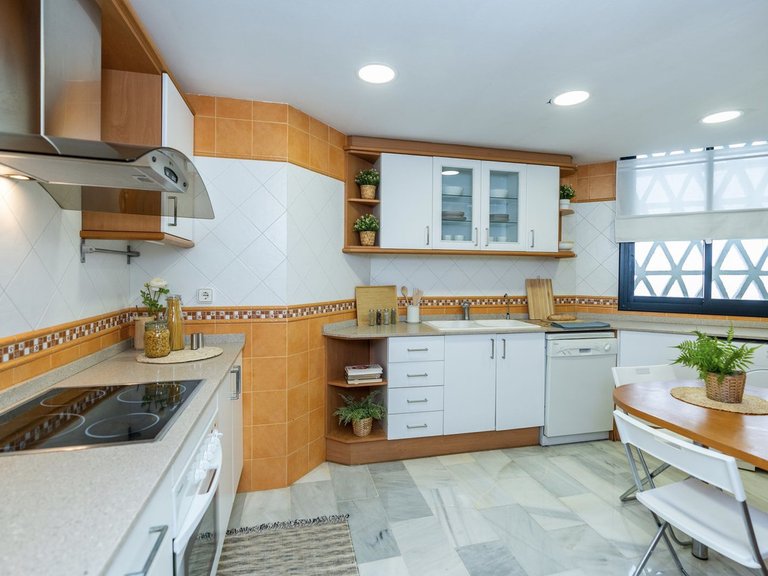 Apartment for Sale in Puerto Banús, Malaga 3