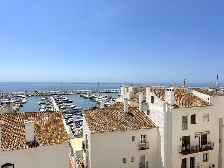 Apartment for Sale in Puerto Banús, Malaga 30