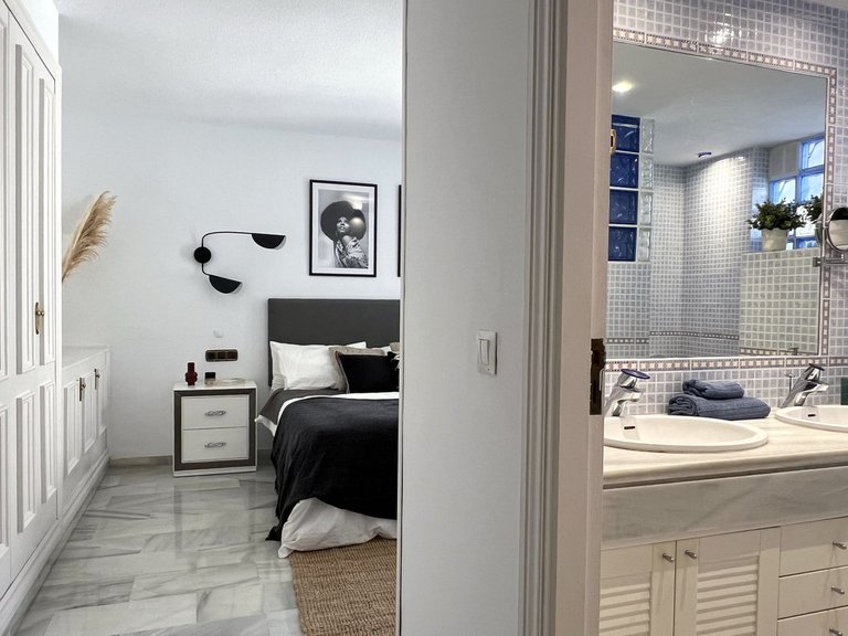Apartment for Sale in Puerto Banús, Malaga 31