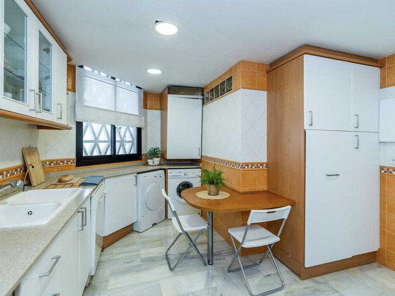 Apartment for Sale in Puerto Banús, Malaga 4