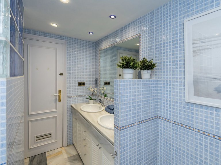 Apartment for Sale in Puerto Banús, Malaga 8