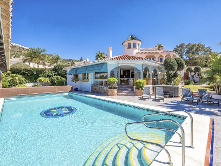 Villa for Sale in Benalmadena Costa, Malaga 2