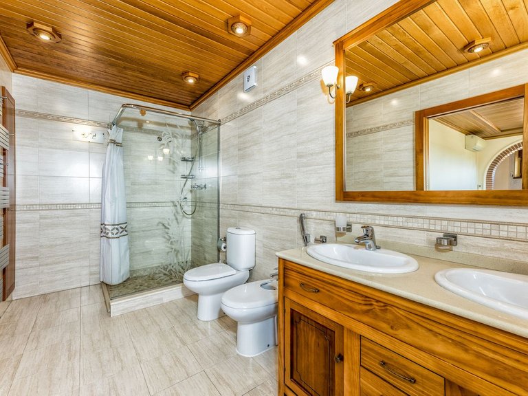 Villa for Sale in Benalmadena Costa, Malaga 32