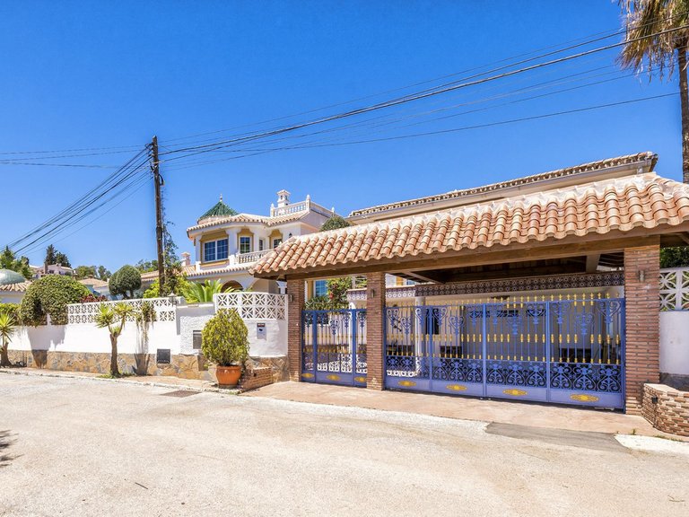 Villa for Sale in Benalmadena Costa, Malaga 47