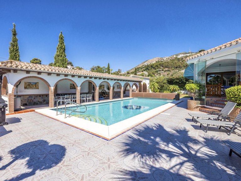 Villa for Sale in Benalmadena Costa, Malaga 50