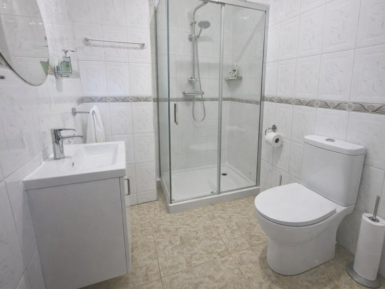 Villa for Sale in Los Pacos, Malaga 11