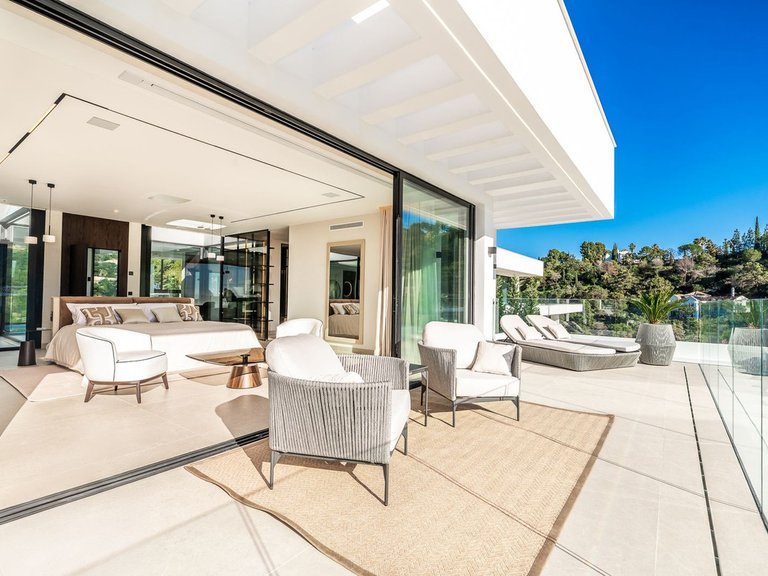 Villa for Sale in Costa del Sol El Madroñal, Malaga 2