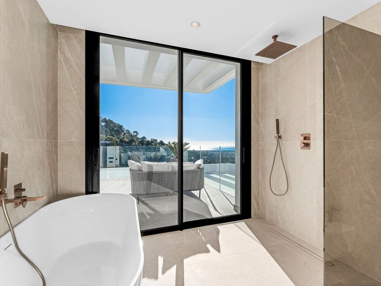 Villa for Sale in Costa del Sol El Madroñal, Malaga 31