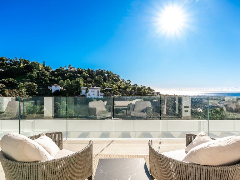 Villa for Sale in Costa del Sol El Madroñal, Malaga 42