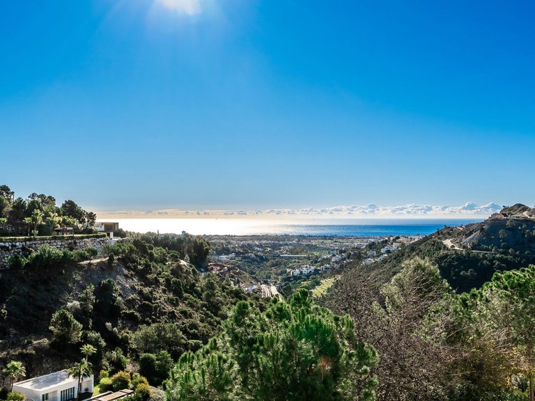 Villa for Sale in Costa del Sol El Madroñal, Malaga 44
