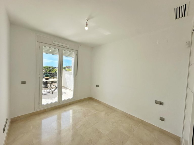 Apartment for Sale in Los Arqueros, Malaga 5