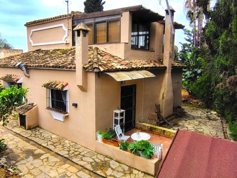 Villa for Sale in Río Real, Malaga 1